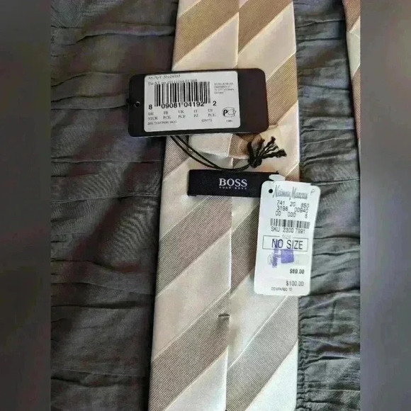 Hugo Boss Cream Gold Silk Tie - BNWT - Picture 2 of 3